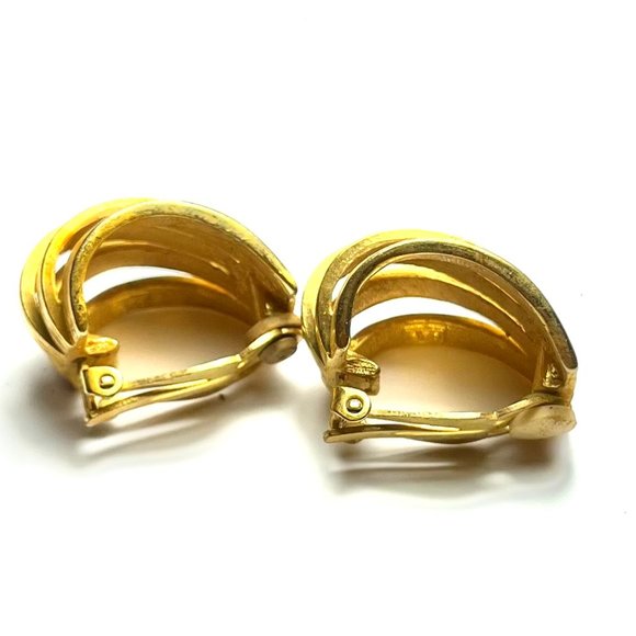 FO signed FO vintage chunky clip-on earrings in gold tone. - Picture 2 of 3